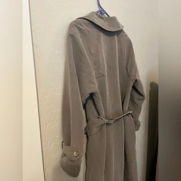 Nordstrom Gallery Trench Coat with belt - Picture 5 of 5